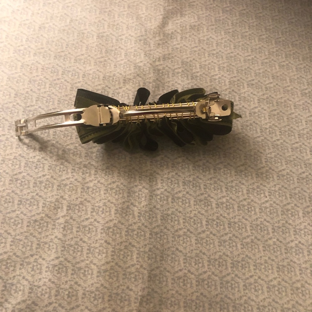 Authentic Gucci Ribbon Hair clip.  3” French barrette - Picture 4 of 4